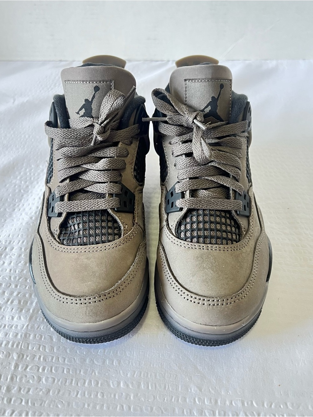 Jordan Kids Air Jordan 4 Retro Cave Sone Sneakers in Taupe and Black